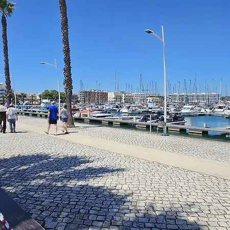 Moderne A Avec Piscines, Proche De La Marina - Pt-1-44 *